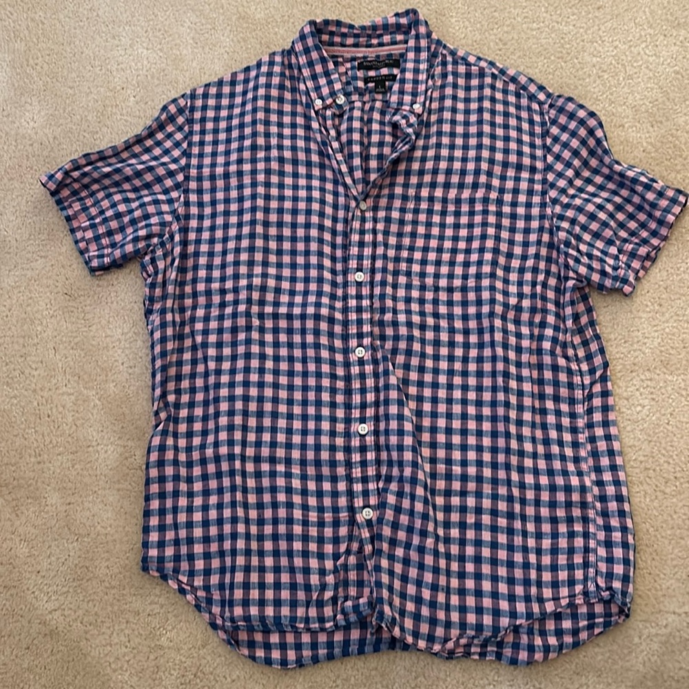 Banana Republic Men’s button down shirt sleeve